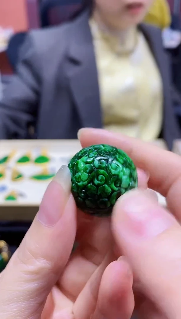 颈饰未镶嵌翡翠幸***乐翡翠吊坠