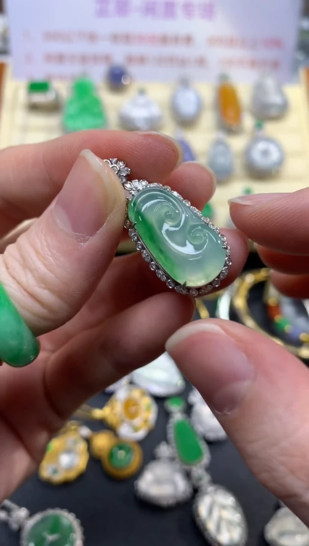 翡翠18K金镶嵌吊坠(不含链)吊坠|8800+880