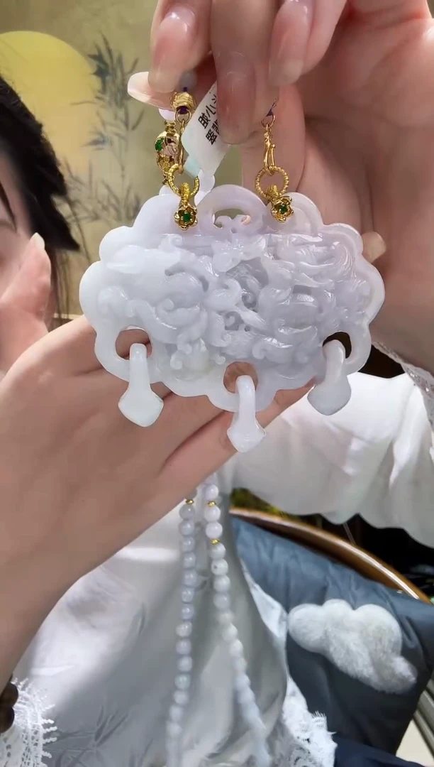 颈饰未镶嵌翡翠吊坠