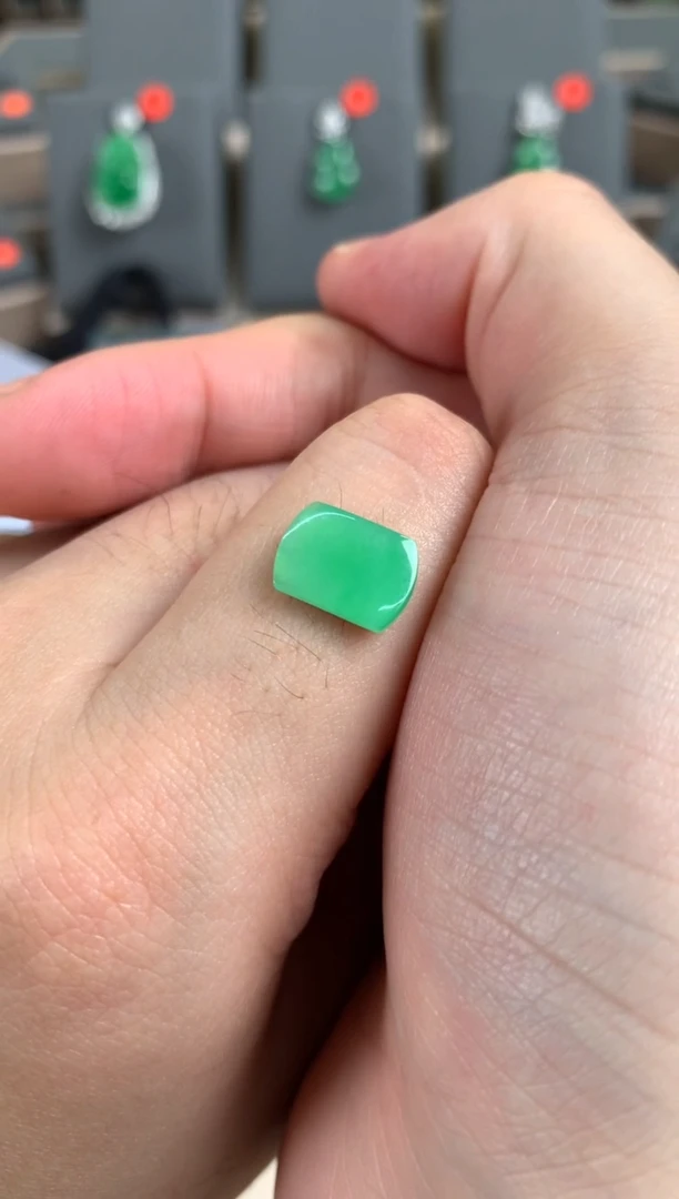 未镶嵌定制翡翠裸玉