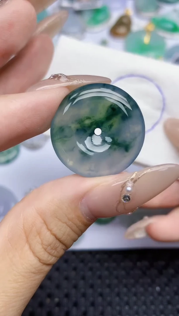 颈饰未镶嵌翡翠220   天然翡翠A货  百元以上9米证书费自理