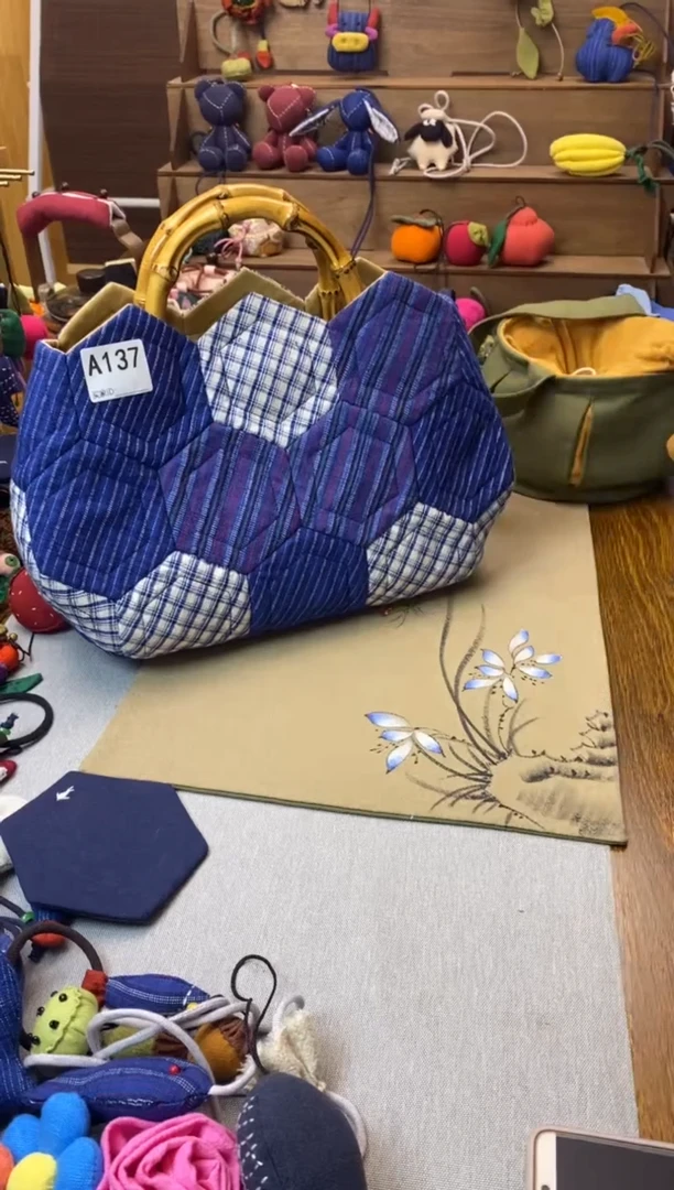 紫**绿A137祖母花园拼布包+小柿子手机挂