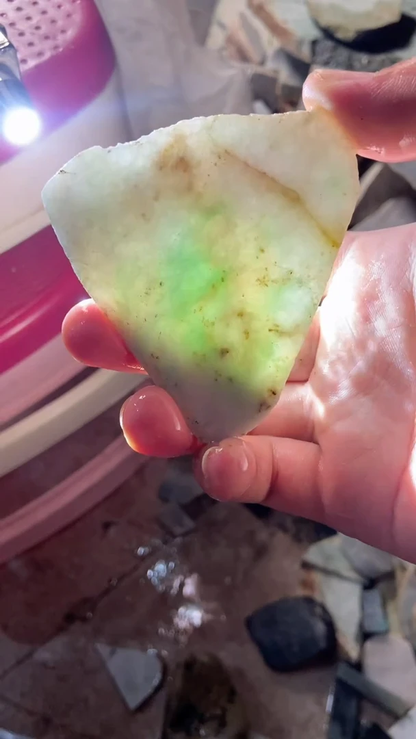配石翡翠翡翠边角料未加工30