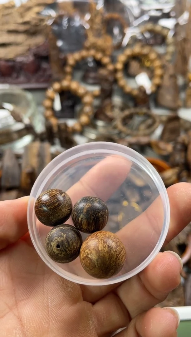 沉香沉香碎屑S*I 达拉干  沉香