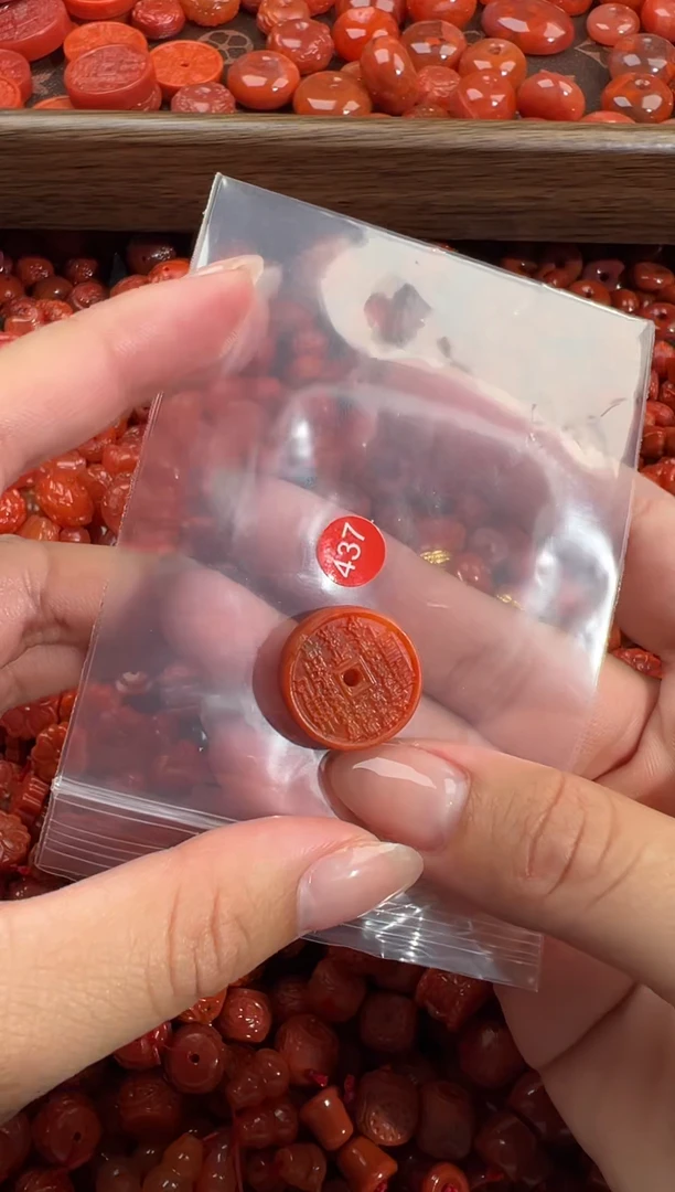 南红玛瑙未镶嵌颈饰1