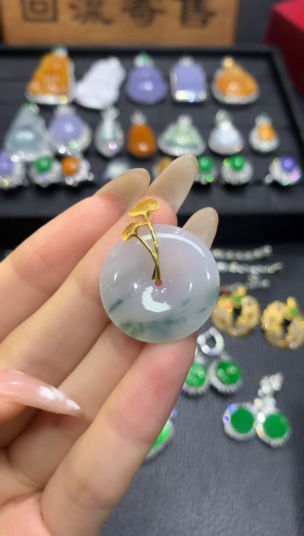 吊坠(不含链)18K金镶嵌翡翠3吊坠不含链