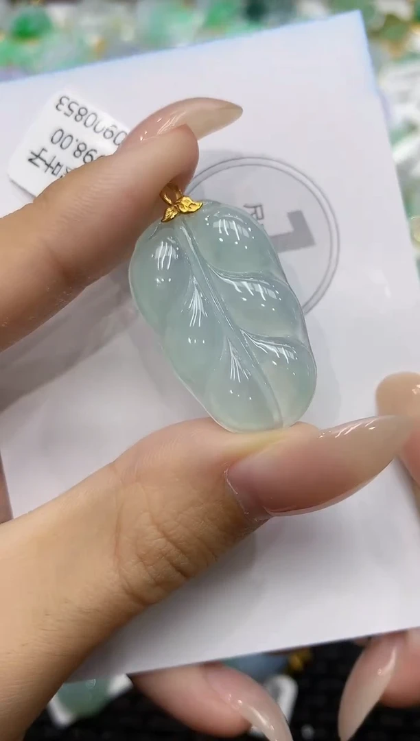 颈饰18K金镶嵌翡翠111111111111