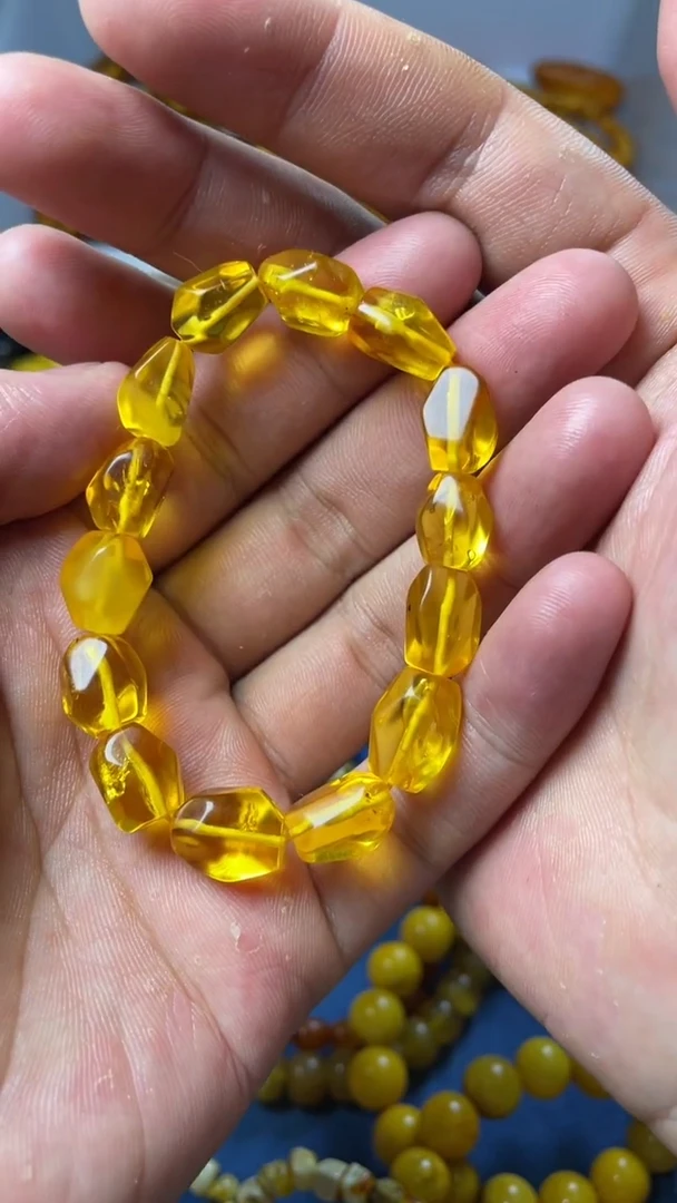未镶嵌琥珀裸石手串