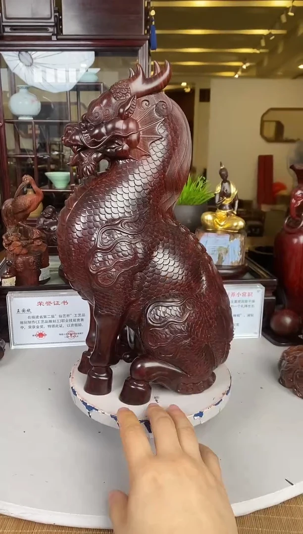 紫檀木类端景台大麒麟摆件