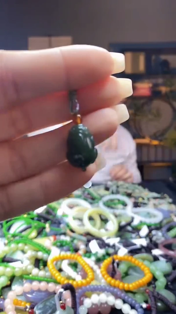 颈饰未镶嵌和田玉多样性发货，拍一发一