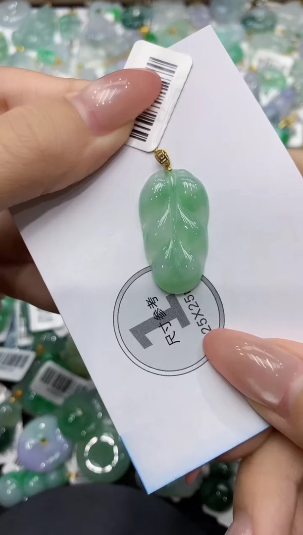 颈饰18K金镶嵌翡翠11111111