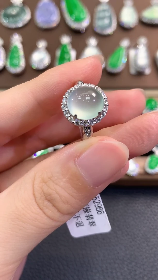 翡翠戒指18K金镶嵌春日珠宝 B91