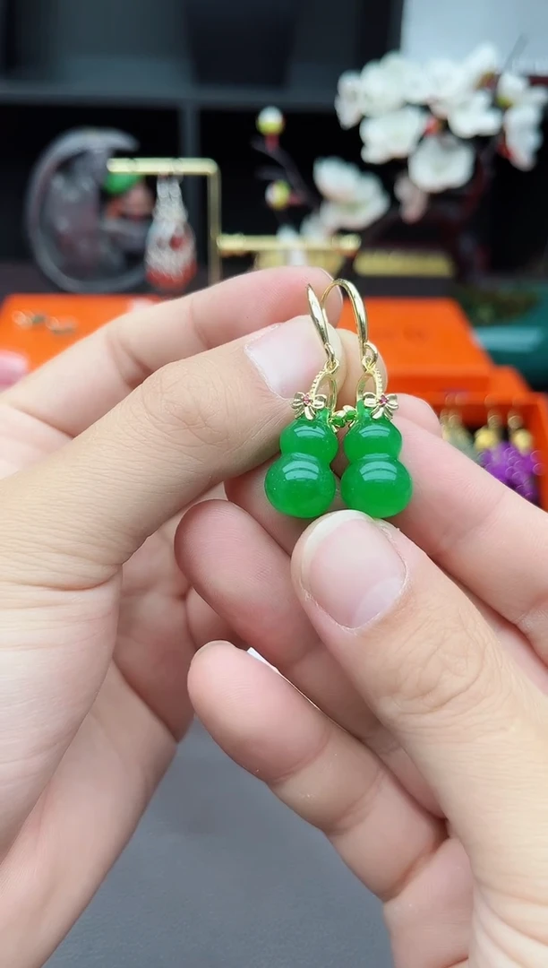 石英质玉（非洲翠）未镶嵌耳钉213000