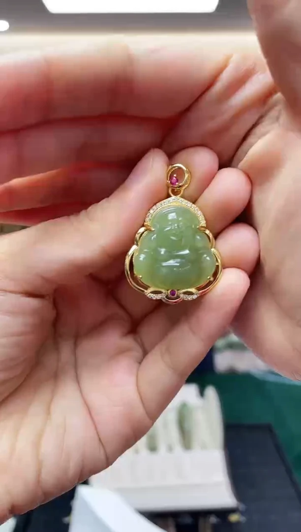 和田玉未镶嵌颈饰多样性发一件