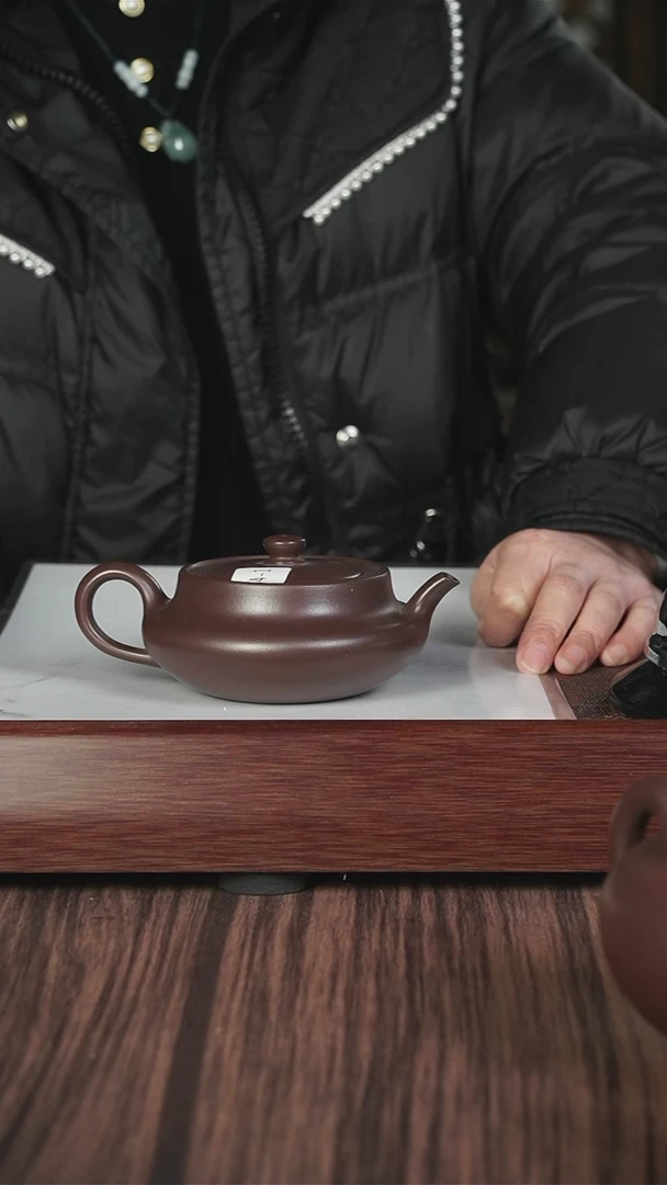 【闪购商品】紫砂茶壶战旗  微瑕  4-1  轮滑