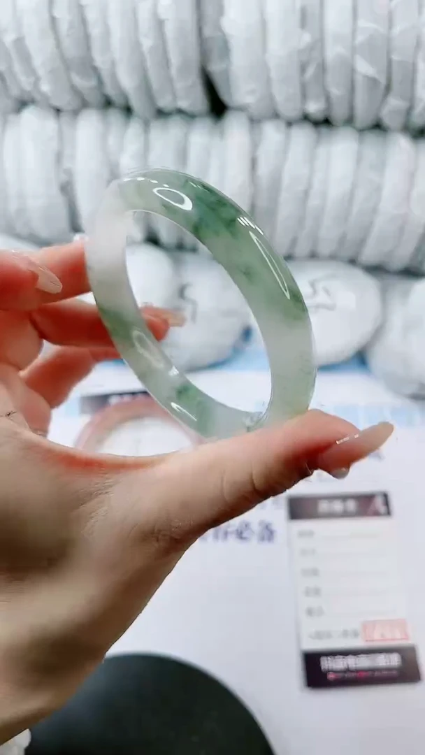 【闪购商品】石英质玉手镯未镶嵌0078867397-多样性发货
