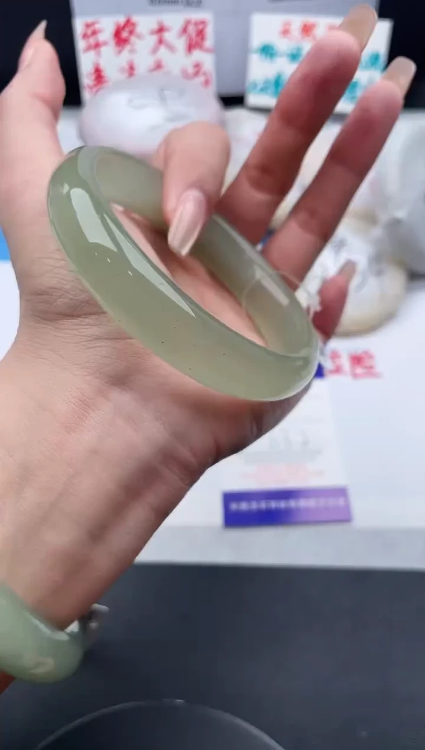 未镶嵌手镯石英质玉j21-DB63+