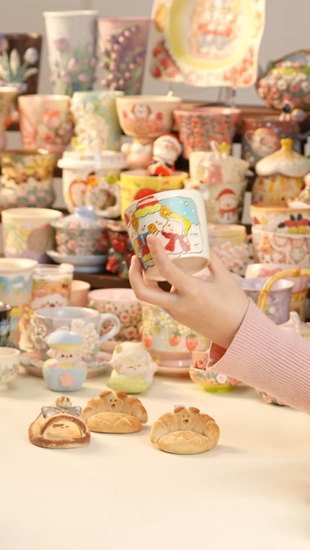 摆件陶景德镇釉下彩手绘设计师款陶瓷