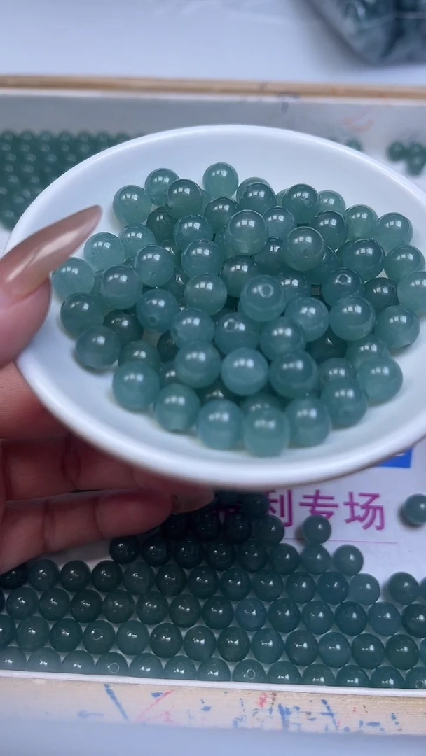 未镶嵌散珠石英质玉B302 蓝 水 玉8mm30颗8.8元