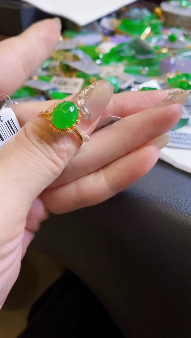 【闪购商品】定制翡翠18K金镶嵌戒指