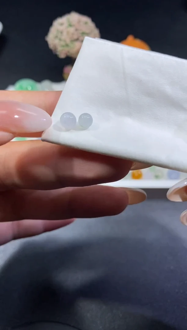 翡翠未镶嵌颈饰淡*味翡翠净货-0678