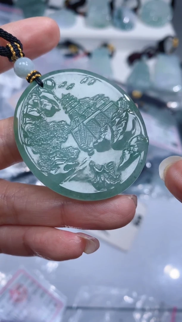 颈饰未镶嵌翡翠吊坠