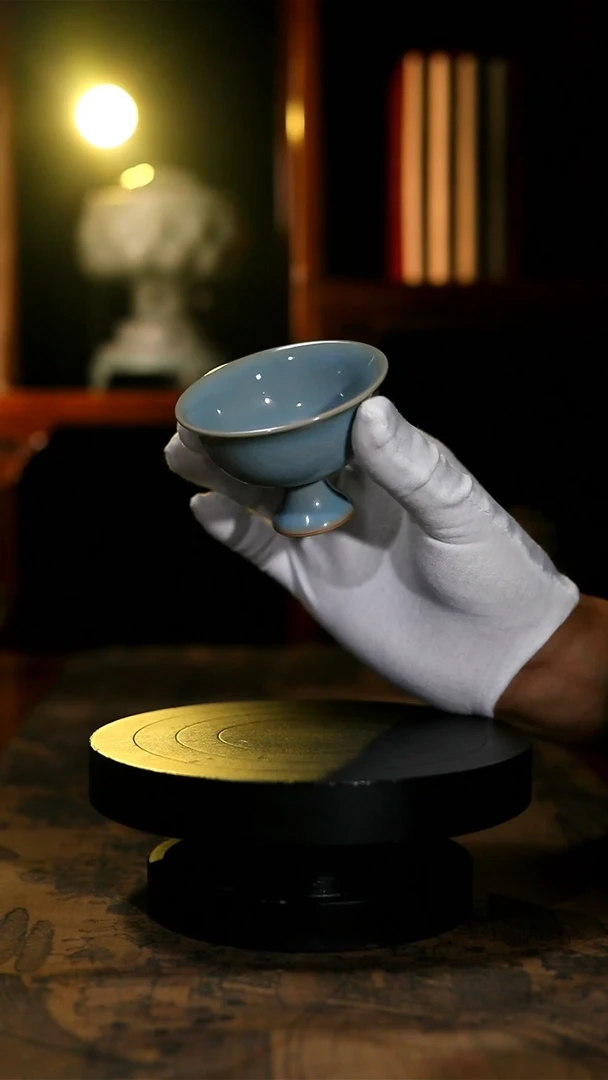 原矿天蓝釉高足撇口杯
