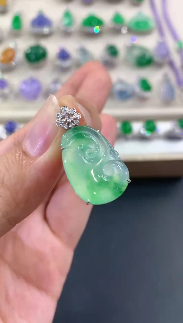 翡翠18K金镶嵌吊坠(不含链)D61春日珠宝