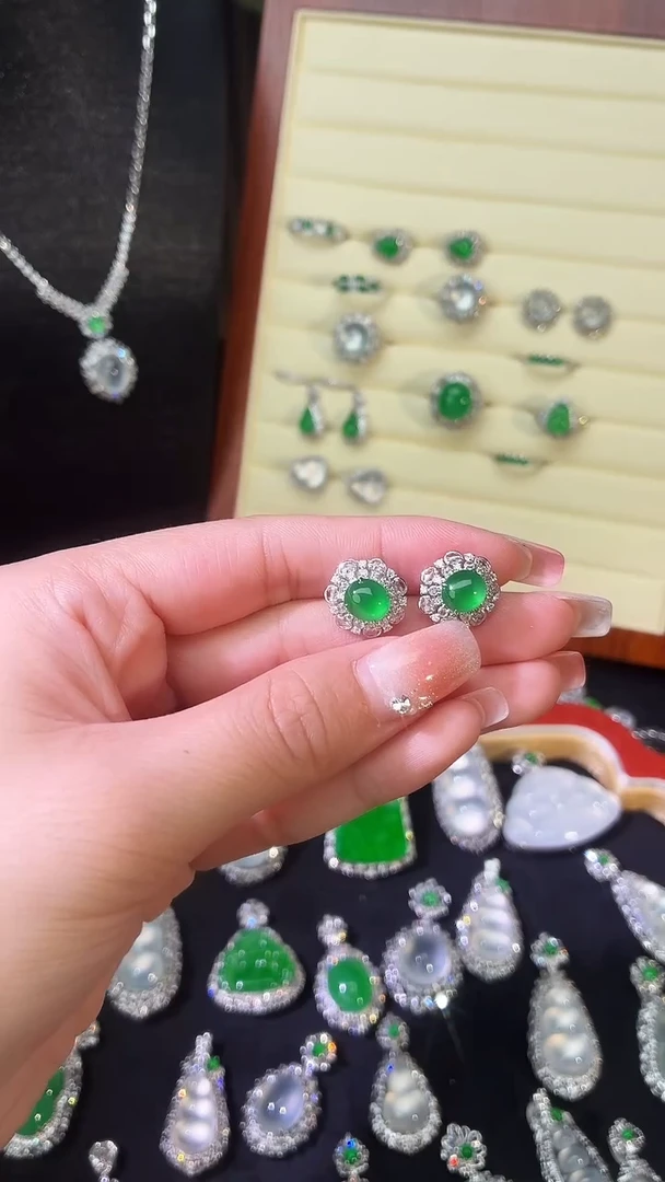 未镶嵌翡翠耳饰耳钉