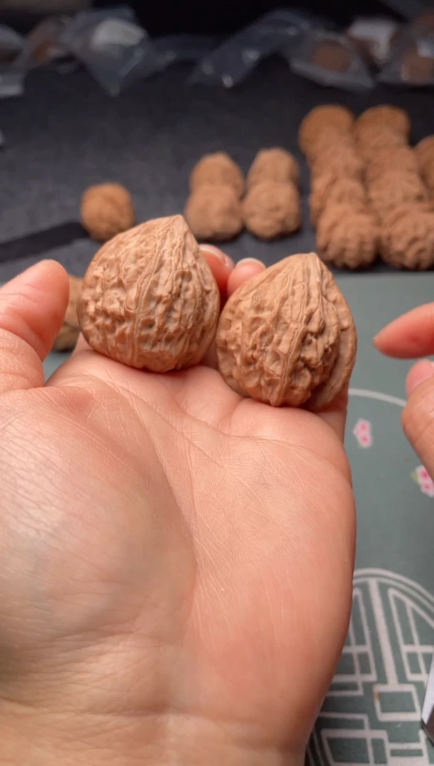 把件文玩核桃w52  野生坐佛 36尺