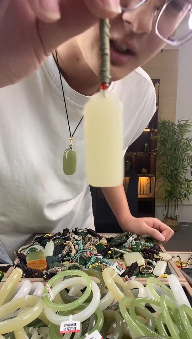 颈饰未镶嵌和田玉多样性拍一发一  0189