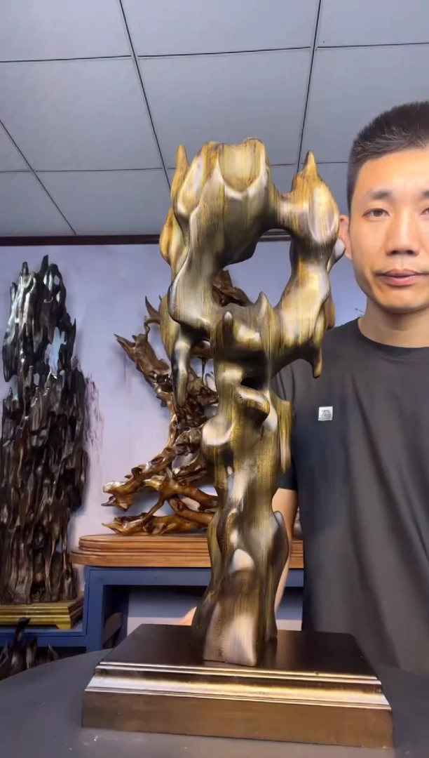 金丝楠木雕款鸱**皮金丝楠木工艺品摆件