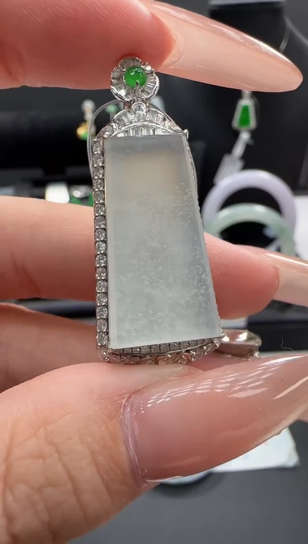 吊坠(不含链)18K金镶嵌翡翠翡翠吊坠