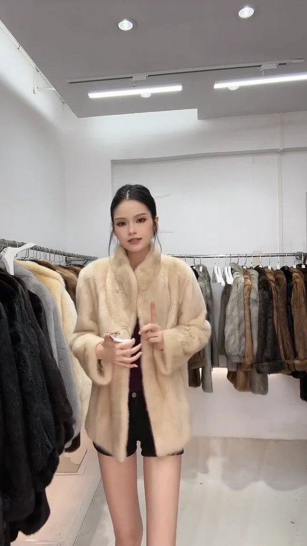 小橙子进口皮草外套
