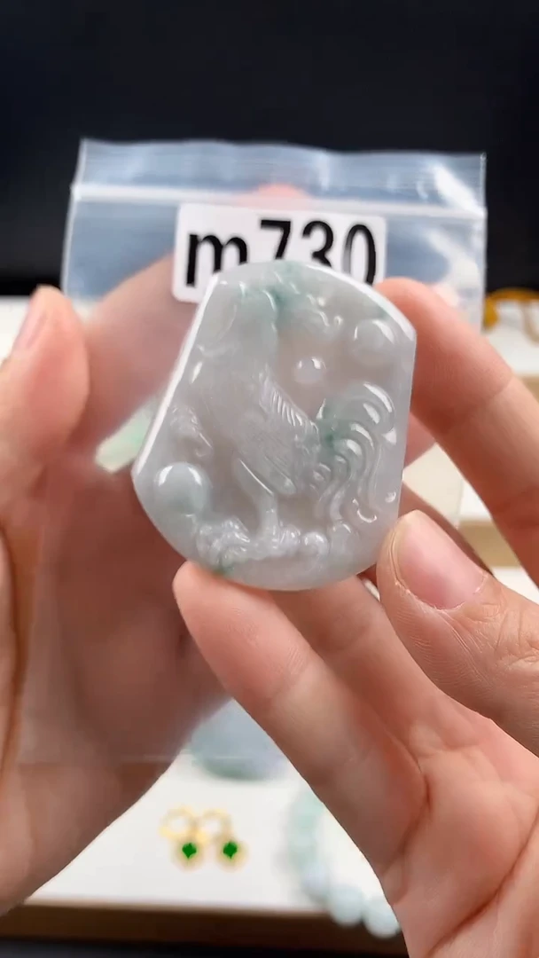 颈饰未镶嵌翡翠天然翡翠吊坠挂件