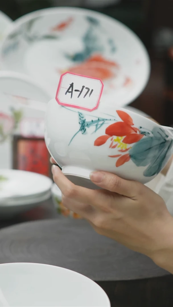 盘手绘釉下五彩荷花碗A171