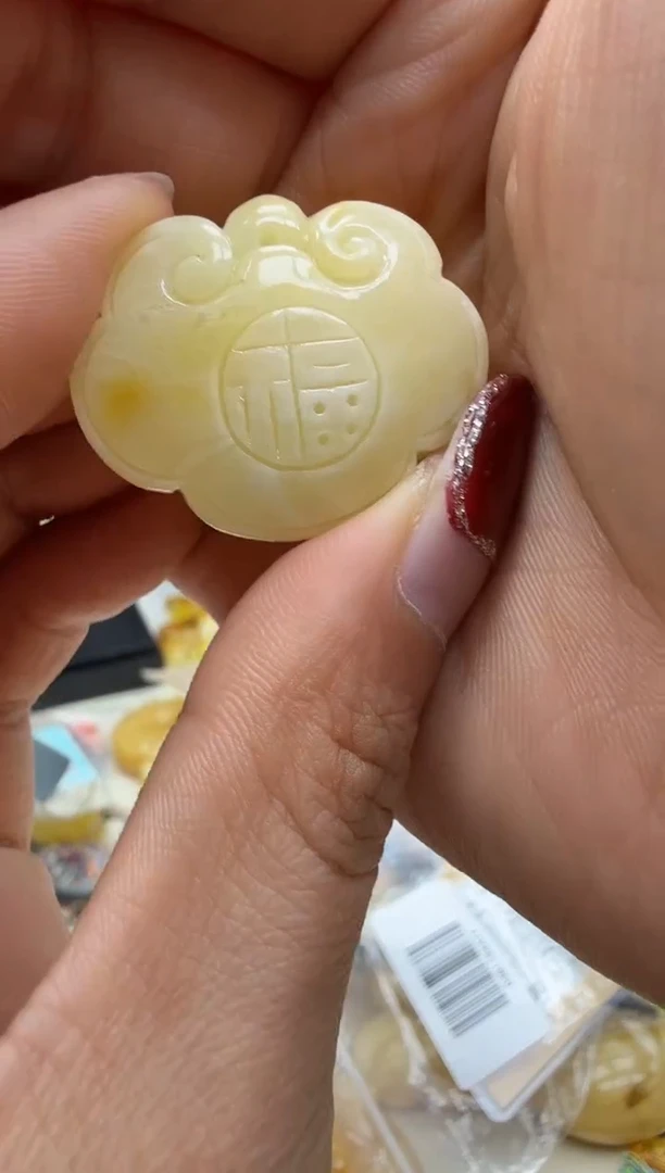 未镶嵌琥珀裸石配饰