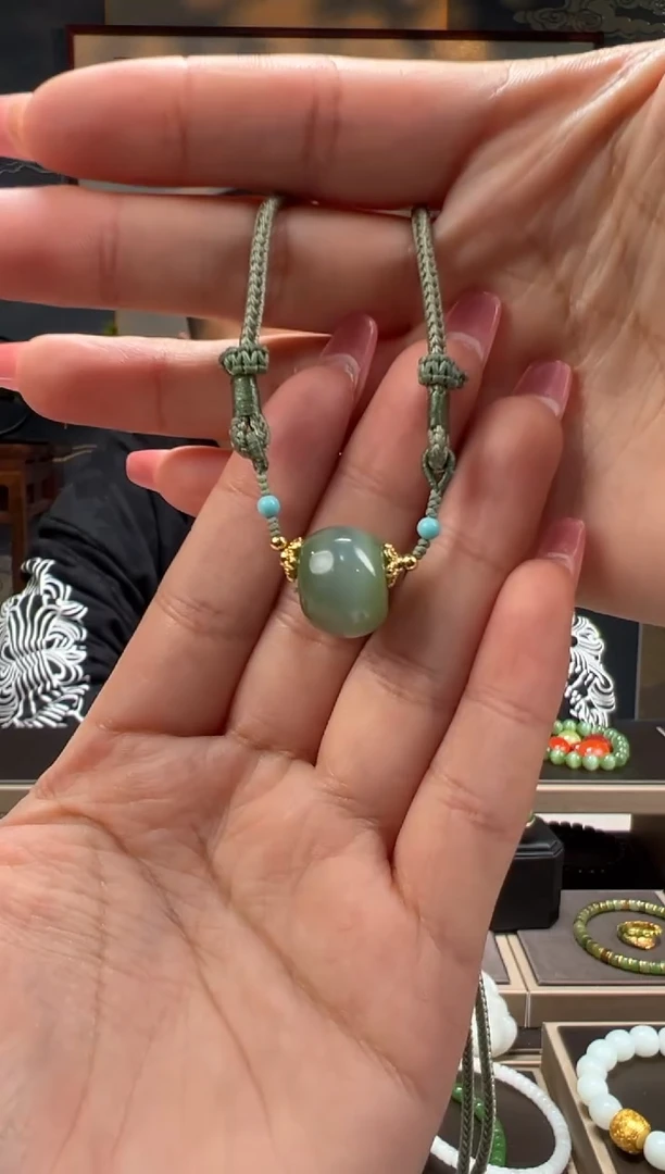 【闪购商品】和田玉挂件未镶嵌碧玉猫眼