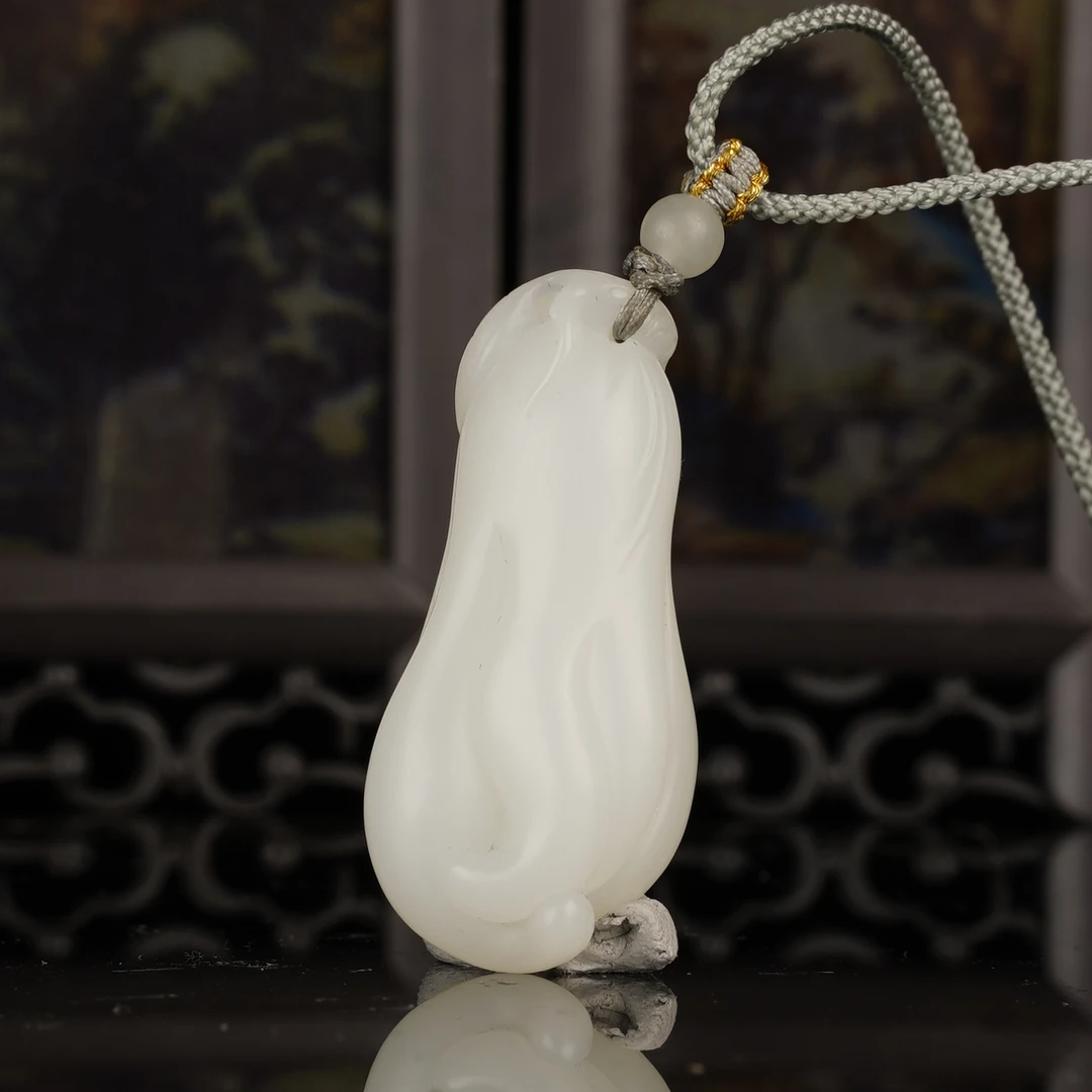 XR10518二十世纪和田玉挂坠