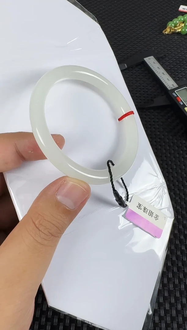 【闪购商品】和田玉手镯未镶嵌约55.3MM