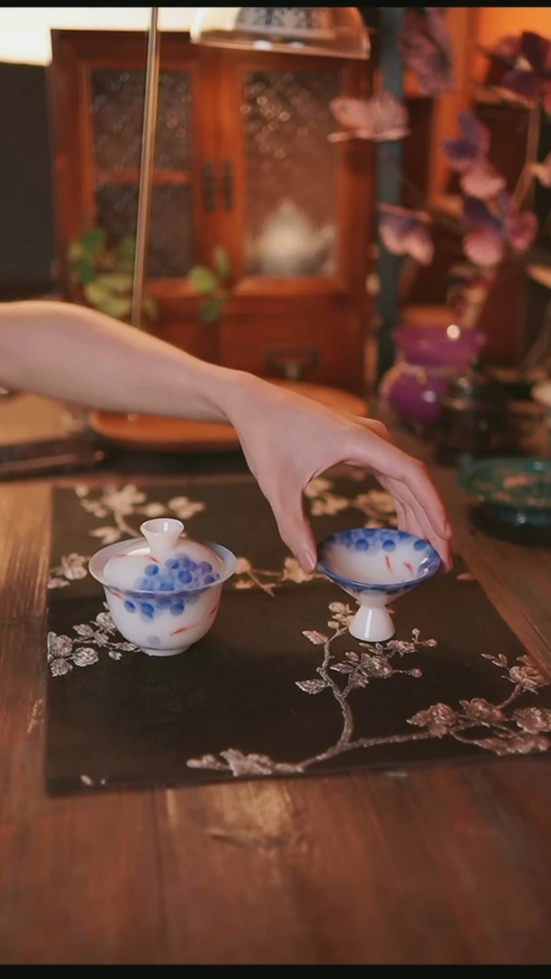 其他冰种普遇手绘年年有余盖碗+杯+茶席