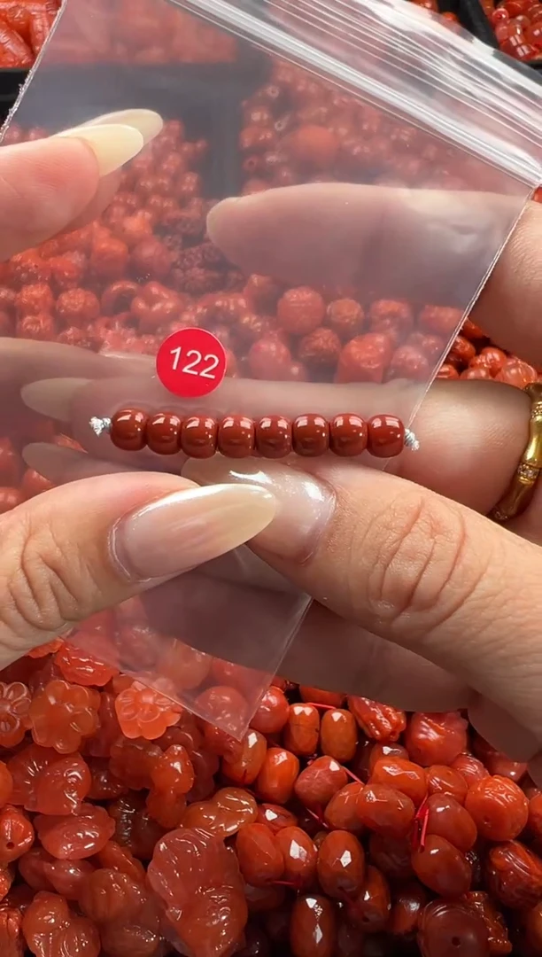 颈饰未镶嵌南红玛瑙1