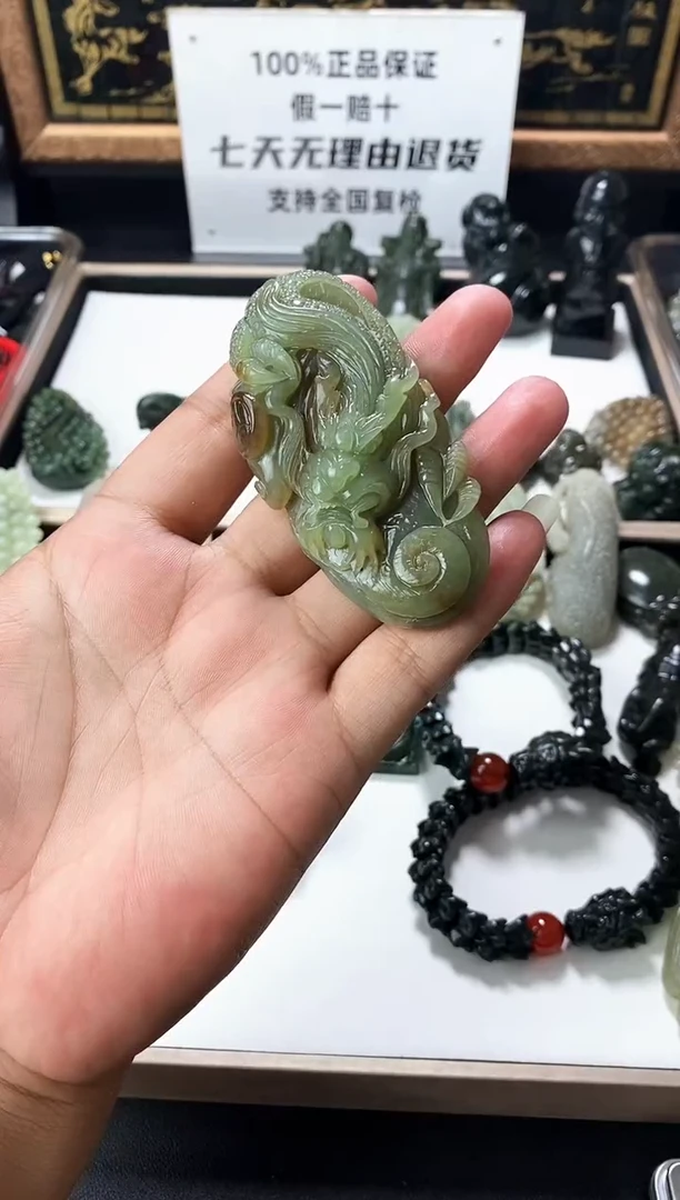 颈饰未镶嵌和田玉1