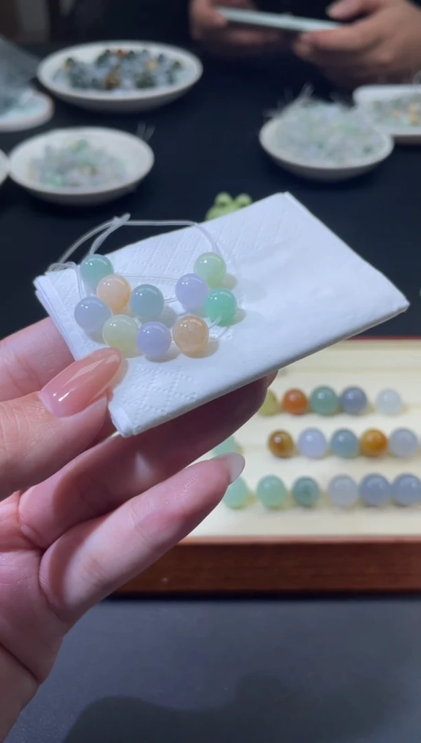 颈饰未镶嵌翡翠关*翡翠净货