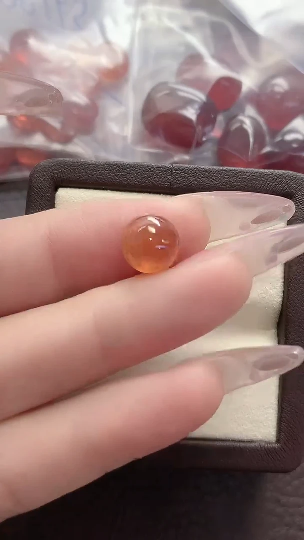 未镶嵌珠宝半成品石榴石（芬达石）天然芬达石5.35ct
