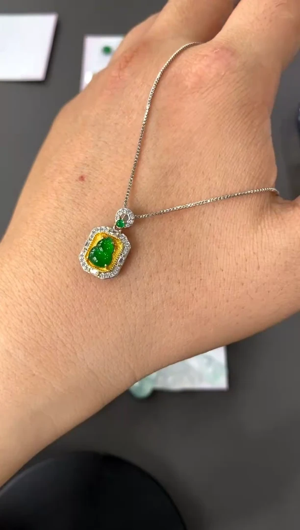 【闪购商品】翡翠吊坠(赠链)银S925镀金镶嵌买断价