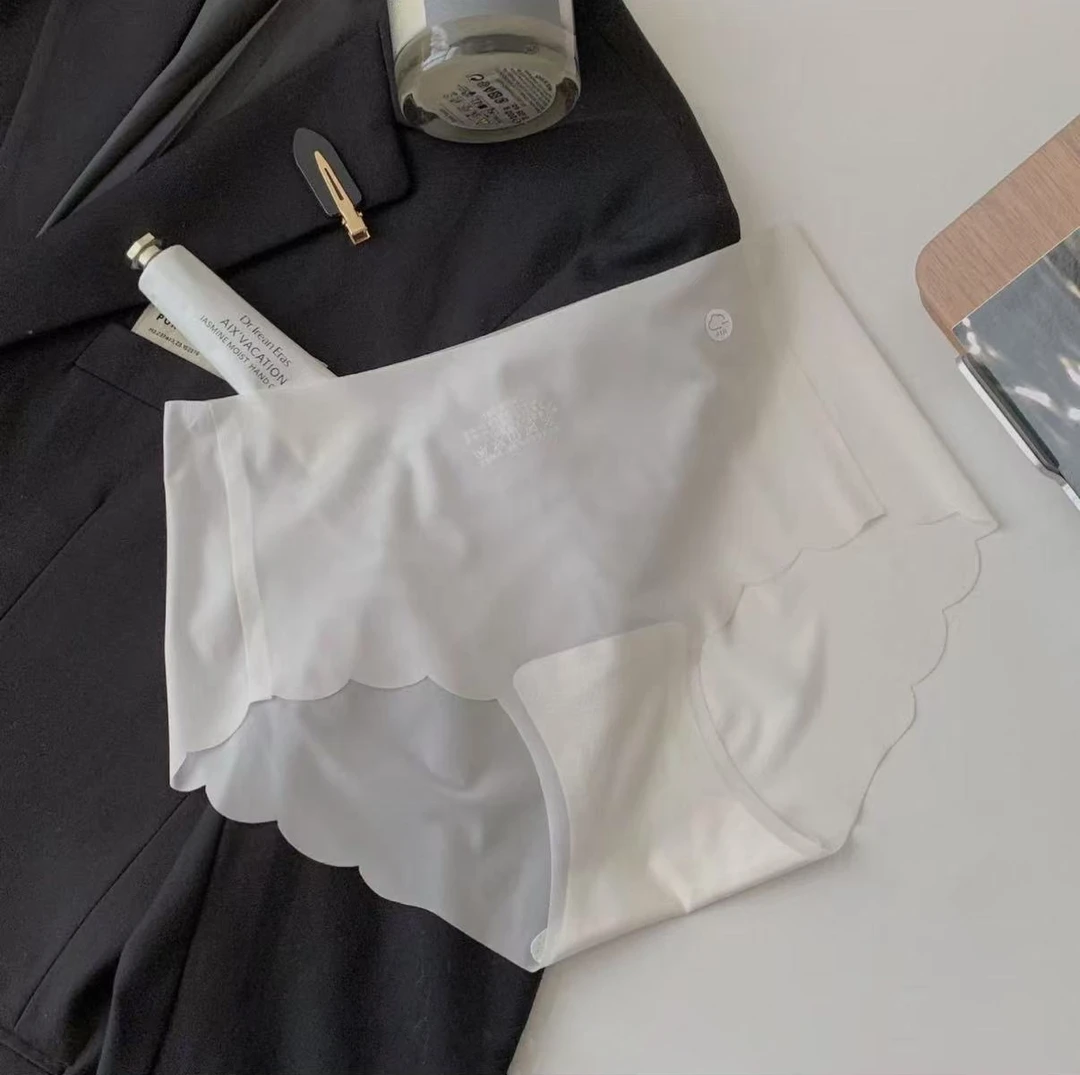 无痕中腰女三角内裤纯色无痕短裤透气纯色美式温婉风