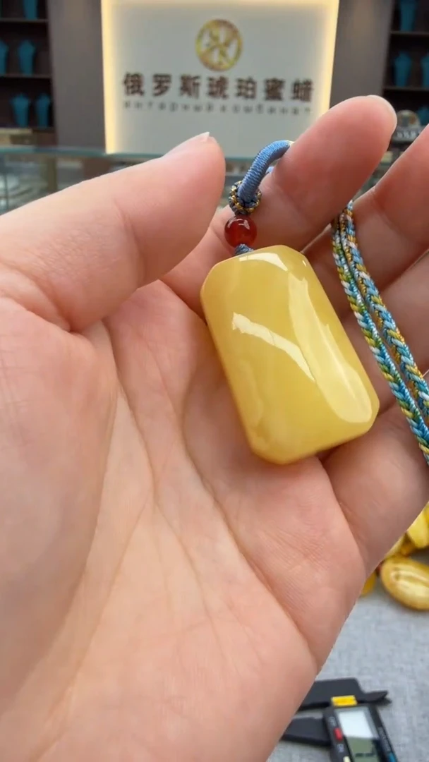 琥珀颈饰未镶嵌9秒拍号 假一罚三