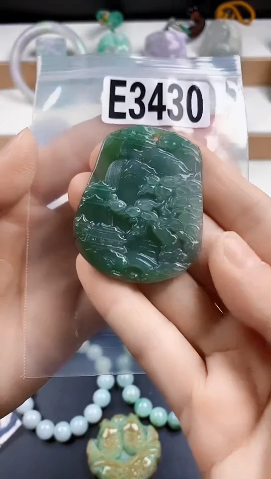 颈饰未镶嵌翡翠天然翡翠吊坠挂件