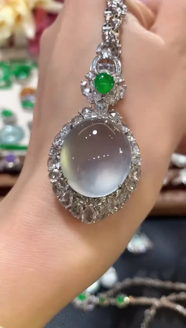 吊坠(不含链)18K金镶嵌翡翠美*v100